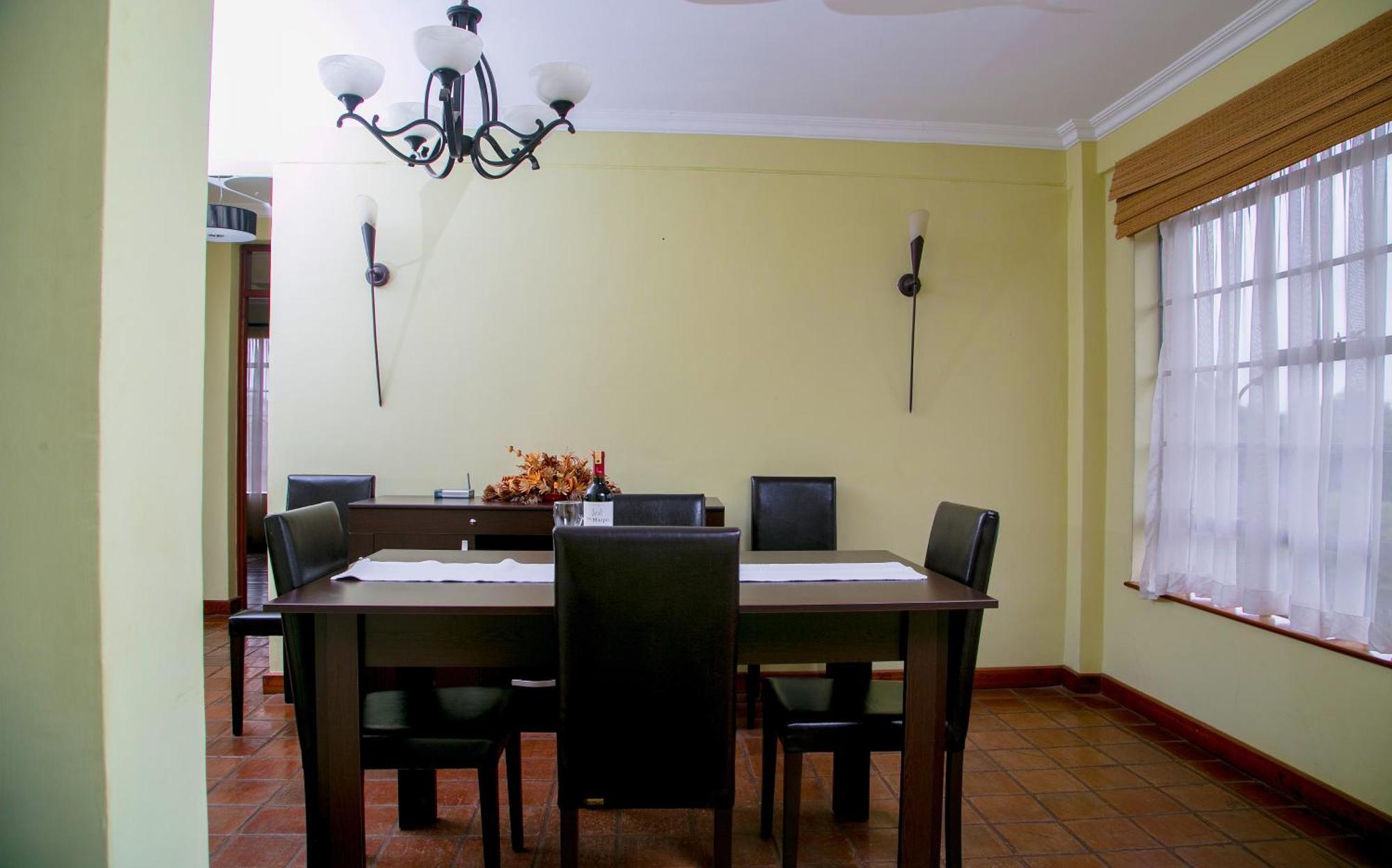 Batians Apartment Hotel Найробі Номер фото